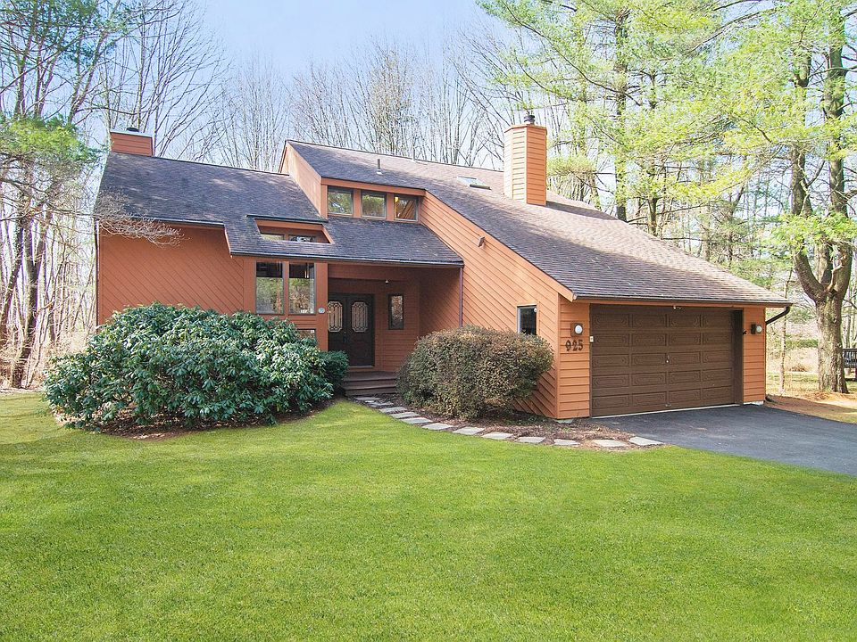 1st image of 925 Briarwood Cir