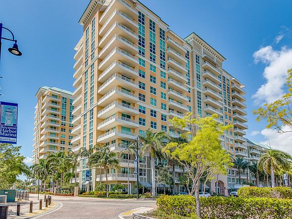 2nd image of 700 E Boynton Beach Boulevard #1001