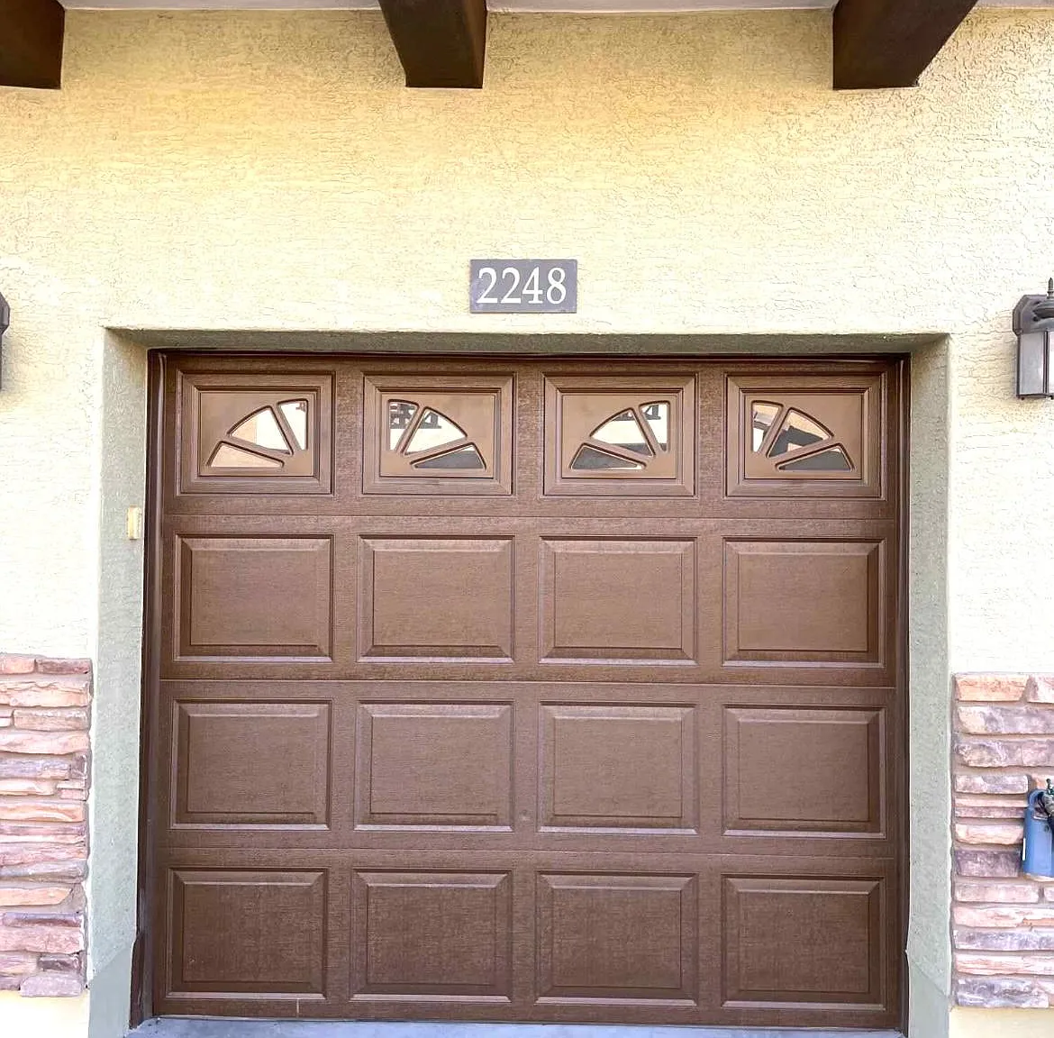 2725 E Mine Creek Rd — Photo 2