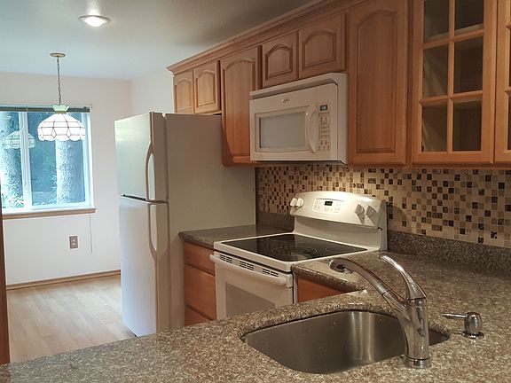 4th image of 15307 15th Ave NE APT 10