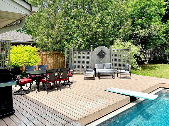 5th image of 71 Stoddart Dr