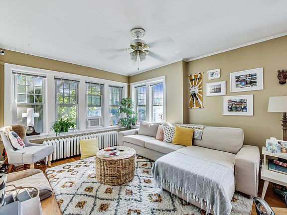 2nd image of 5702 N Hermitage Ave #2