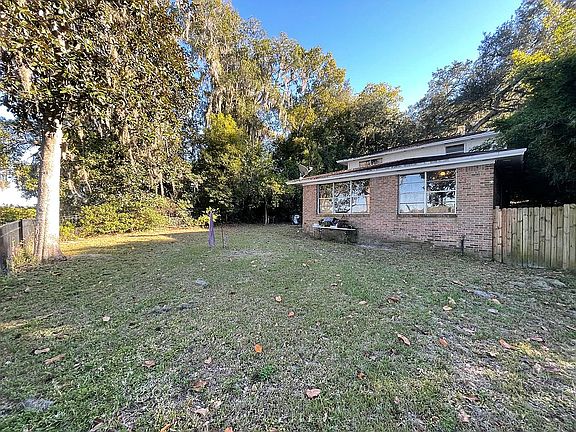 4th image of 3819 Trout River Blvd