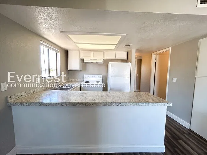 2 bed, 2.0 bath, 970 sqft, $1,250 — Photo 3