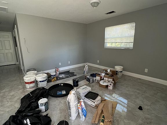 4th image of 3215 Broadway Ave #1
