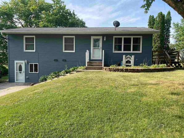 108 11th Ave NW, Waukon, IA 52172