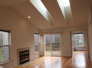 3559 Meadow Grove Trl, Ann Arbor, MI 48108