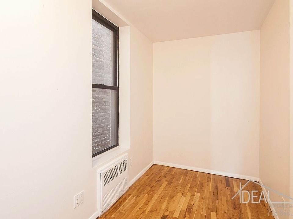 2nd image of 260 Saint James Pl APT 4A