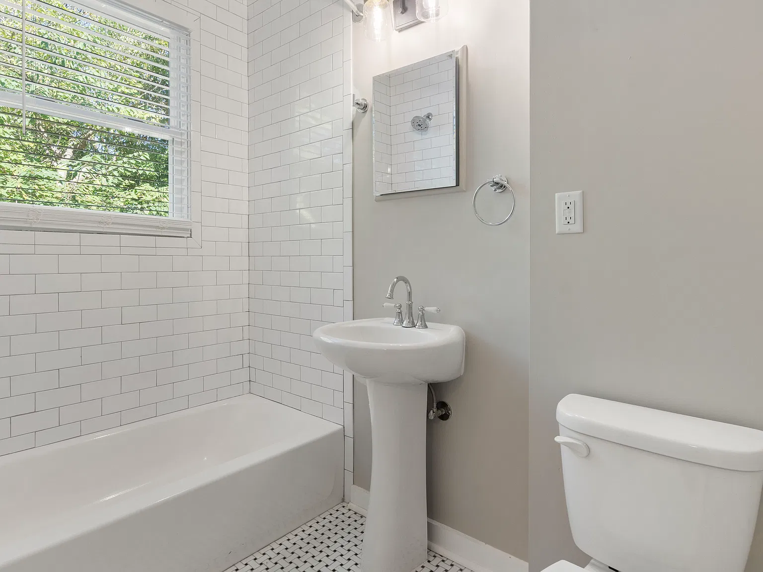 Studio, 550 sqft, $899 — Photo 4