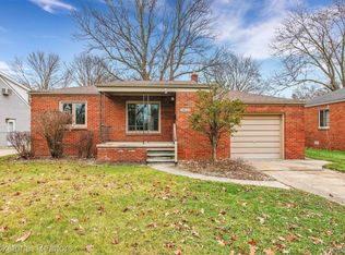 28112 Ruehle St, Saint Clair Shores, MI 48081