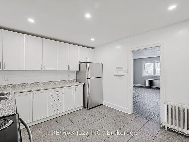 366 Mary St N #4 — Photo 15