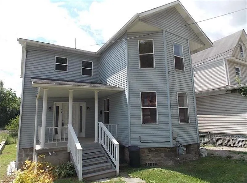 54 Main St photo 1
