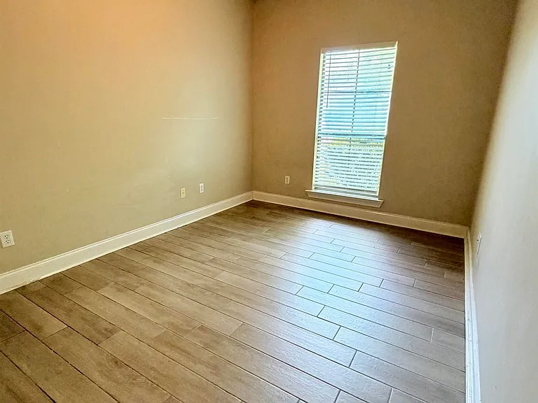 41188 Lakeway Cove Ave — Photo 8