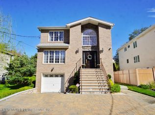55 Shore Acres Rd, Staten Island, NY 10305