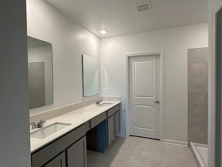 4039 Ambrose Ave — Photo 22
