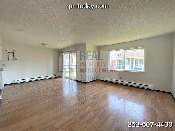 2nd image of 4024 S Lawrence St APT D