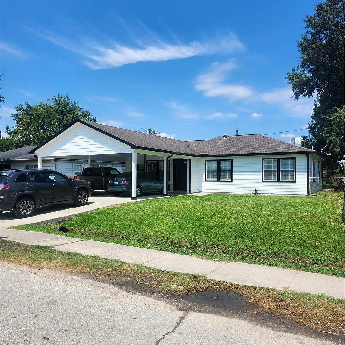 4 bed, 2.0 bath, 1207 sqft, $1,600 — Photo 1