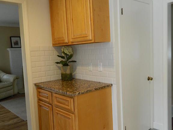 4th image of 206 Brooklyn Blvd