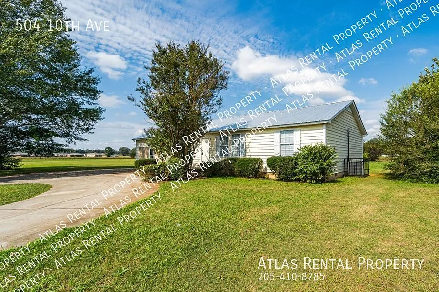 4 Bedroom Beauty!! — Photo 3