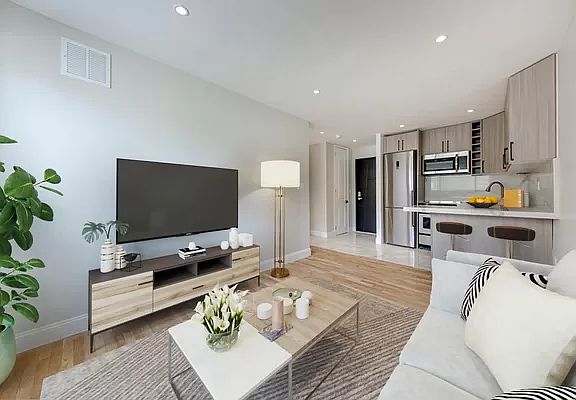 4th image of 312 E 30th St #4B2