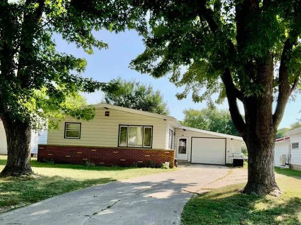108 NW 9th St, Pocahontas, IA 50574