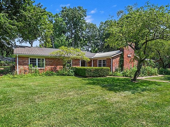 2nd image of 52770 Brooktrails Dr
