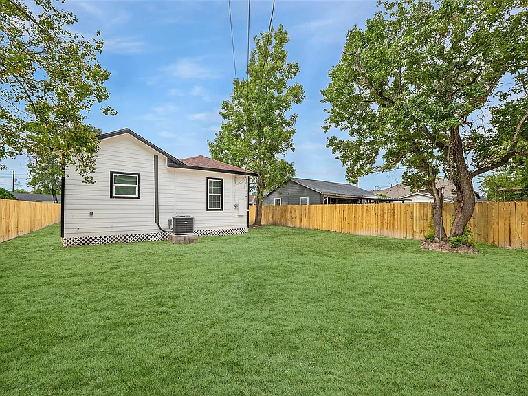 9305 Kentshire Dr — Photo 6