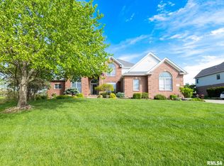 4928 N Deermeadow Dr, Peoria, IL 61615