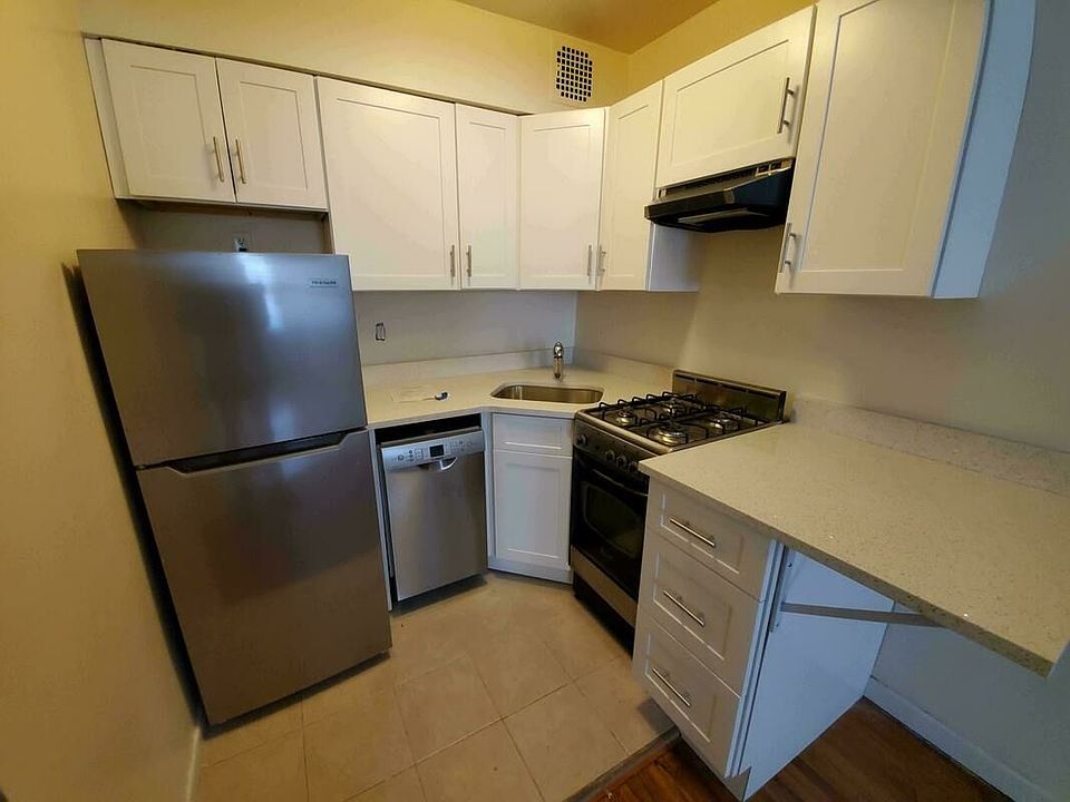 1st image of 25 W 74th St APT A