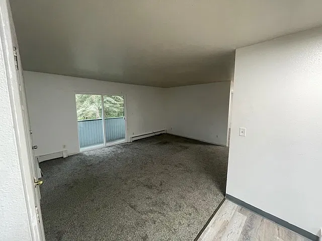 3 bed, 800 sqft, $1,380 — Photo 2