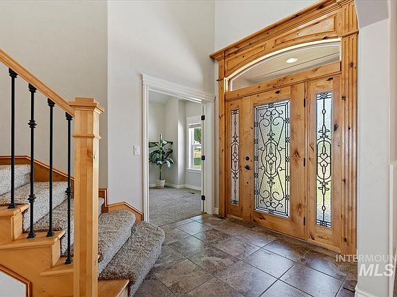 3rd image of 2324 S Kaesemeyer Ln