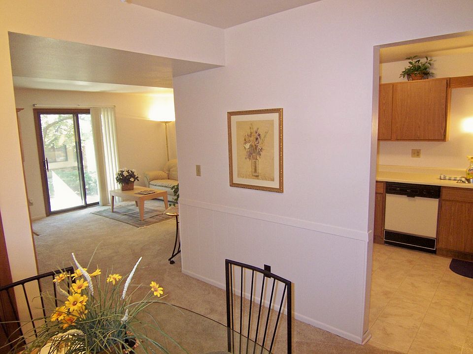 Country Oaks Apartments 8748 S Country Dr Oak Creek WI Zillow