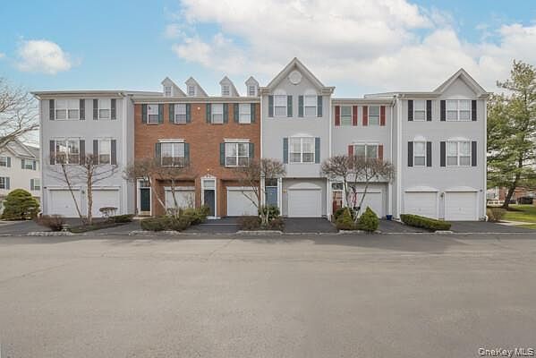 1st image of 8 Cragmere Drive #8