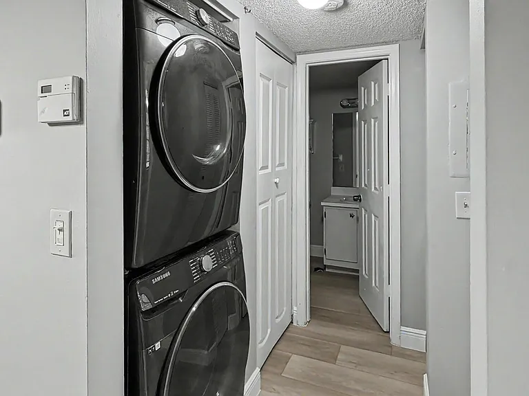 330 Palmwood Pl #210 — Photo 5