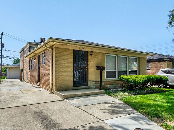 2nd image of 1129 W 107th St