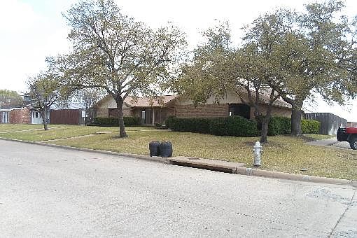 5th image of 2104 Windy Dr