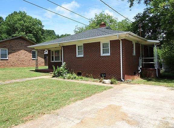 2nd image of 218 W Ohio Ave