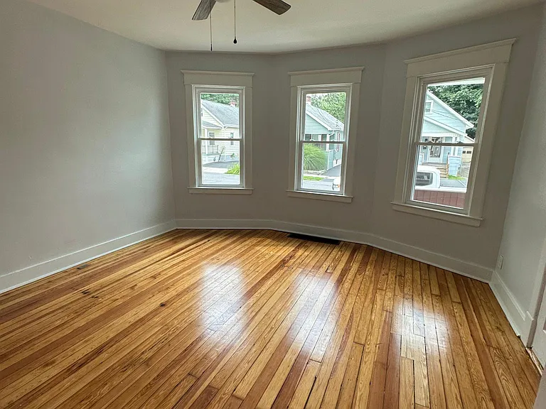 114 N Toll St #1 — Photo 2
