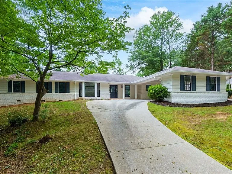 7330 Hunters Branch Dr NE — Photo 1
