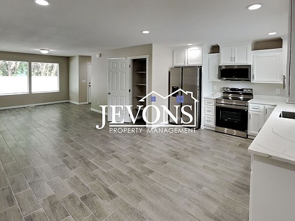 3rd image of 1916 W Mead Ave #1