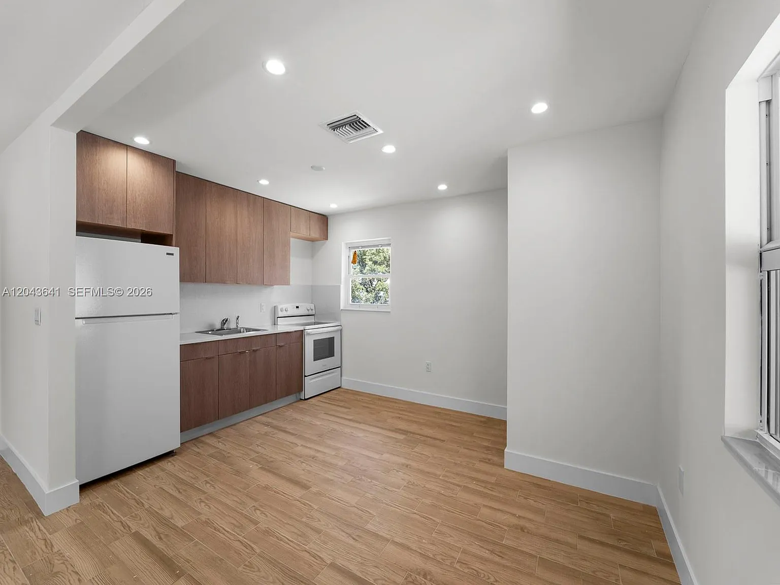 12th St Manors Sec 3 — Photo 2