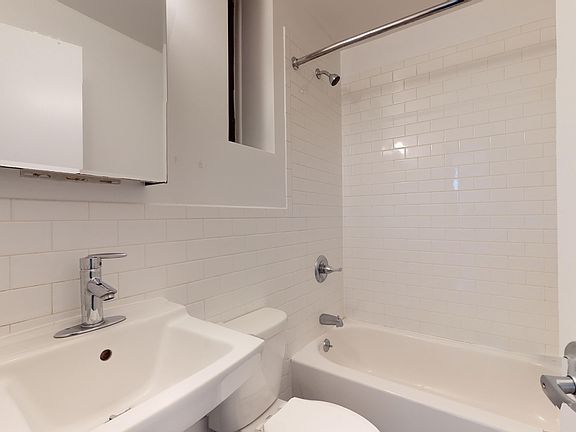 5th image of 309 E 85th St APT 1B