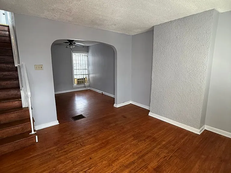 5753 N Beechwood St — Photo 46