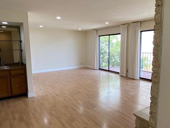 3rd image of 17 Wood St APT 101