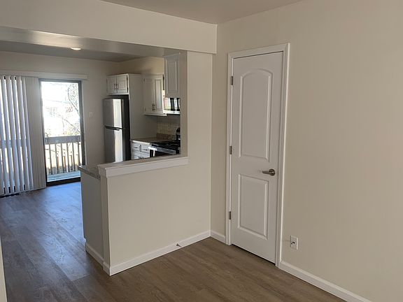 2nd image of 435 S Clay Ave APT 1