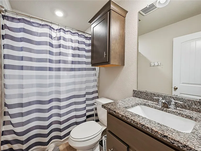 2042 Rock Ridge Ave — Photo 15