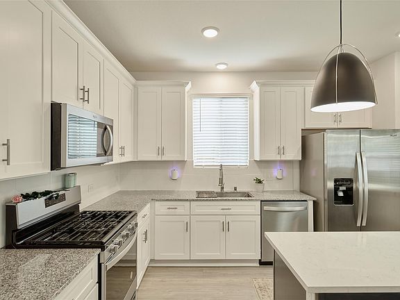 4th image of 120 Chestnut Gate Dr