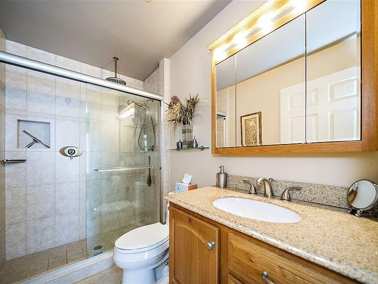 338 Waterside Dr — Photo 18