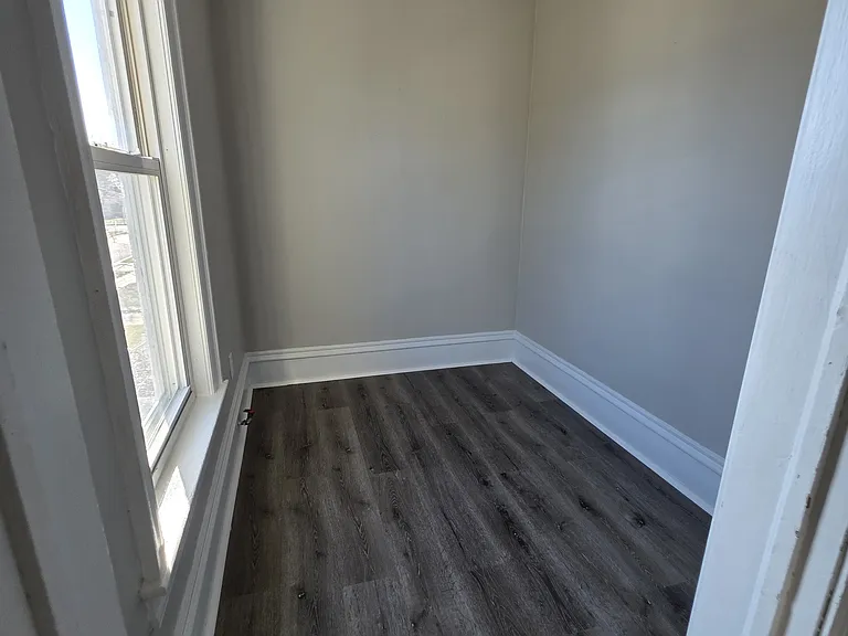28 W James St — Photo 12