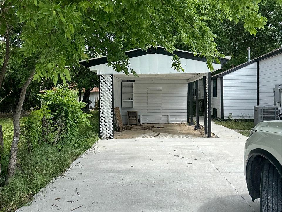 2nd image of 1021 Hugo St SE